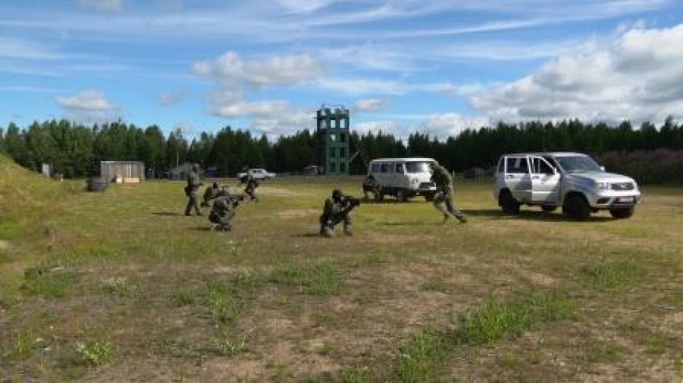В Архангельске бойцы СОБР проводят тренировки в рамках оперативно-стратегического учения Росгвардии «Заслон 2021»